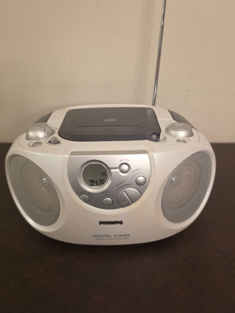 Philips AZ3012 CD Sound machine boombox digital AM/FM Turner Radio - Preowned